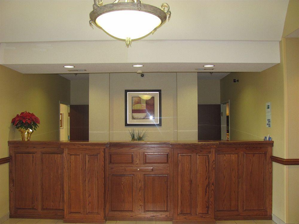 Holiday Inn Express Hotel & Suites Burlington By Ihg Luaran gambar