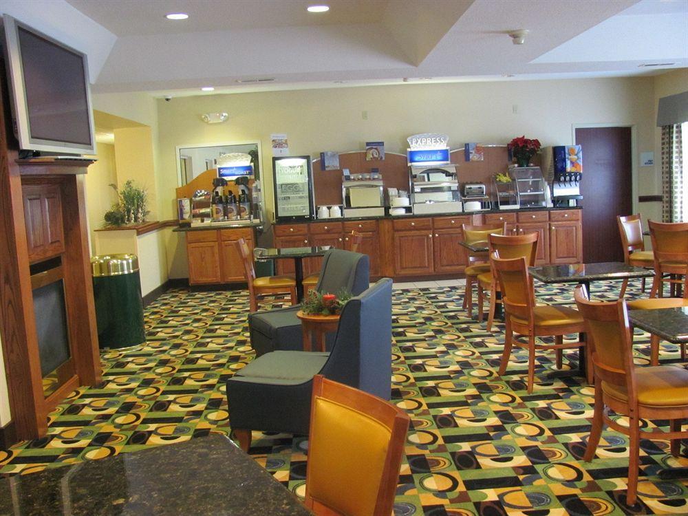 Holiday Inn Express Hotel & Suites Burlington By Ihg Luaran gambar