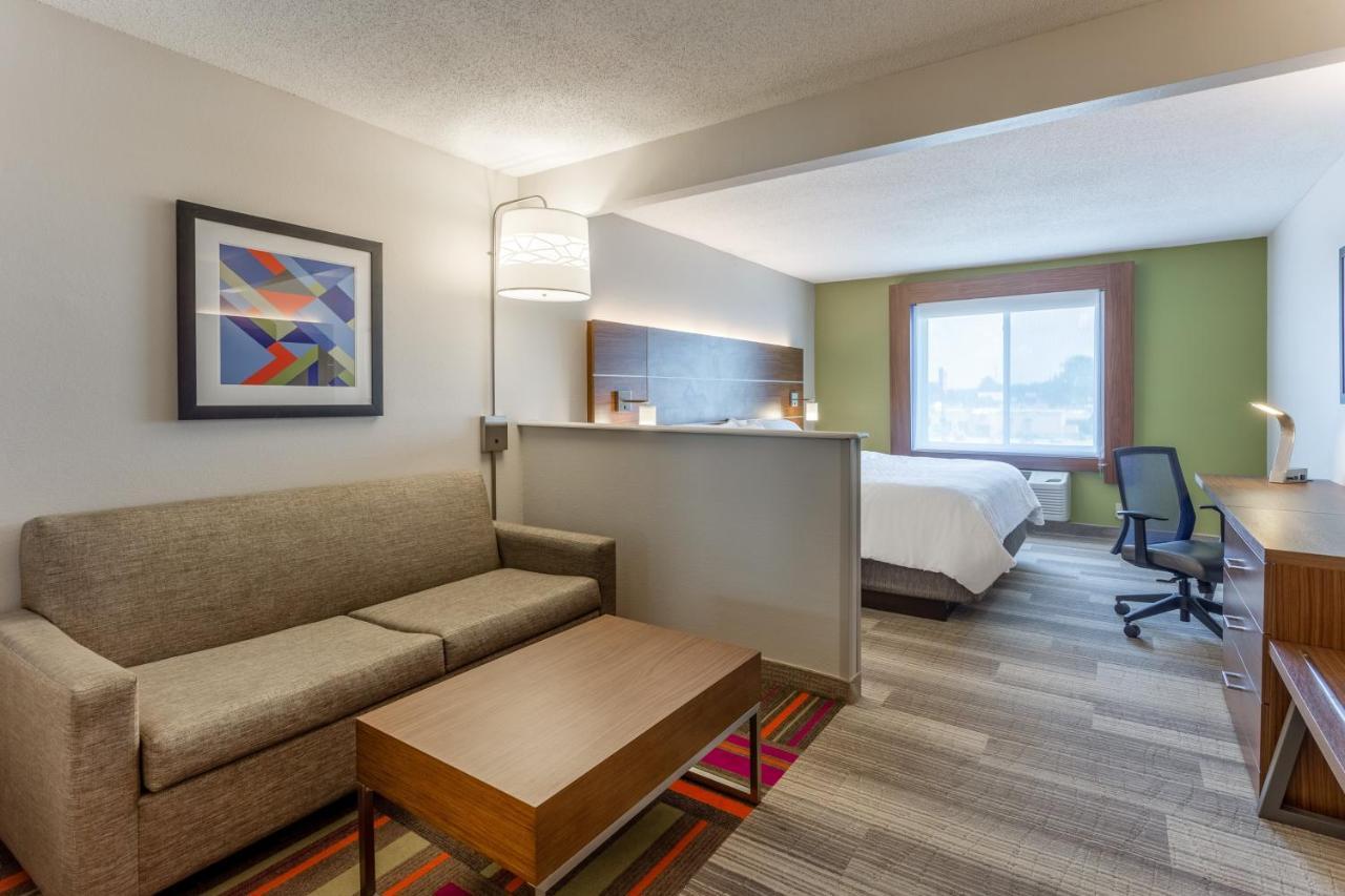 Holiday Inn Express Hotel & Suites Burlington By Ihg Luaran gambar
