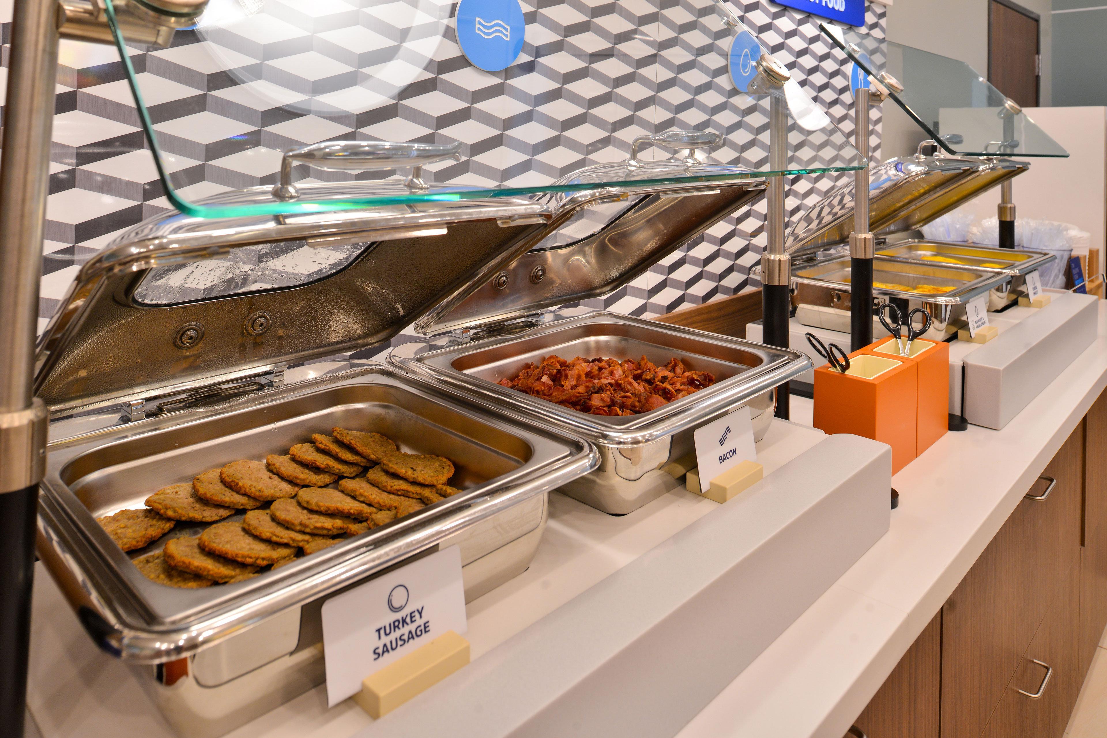 Holiday Inn Express Hotel & Suites Burlington By Ihg Luaran gambar
