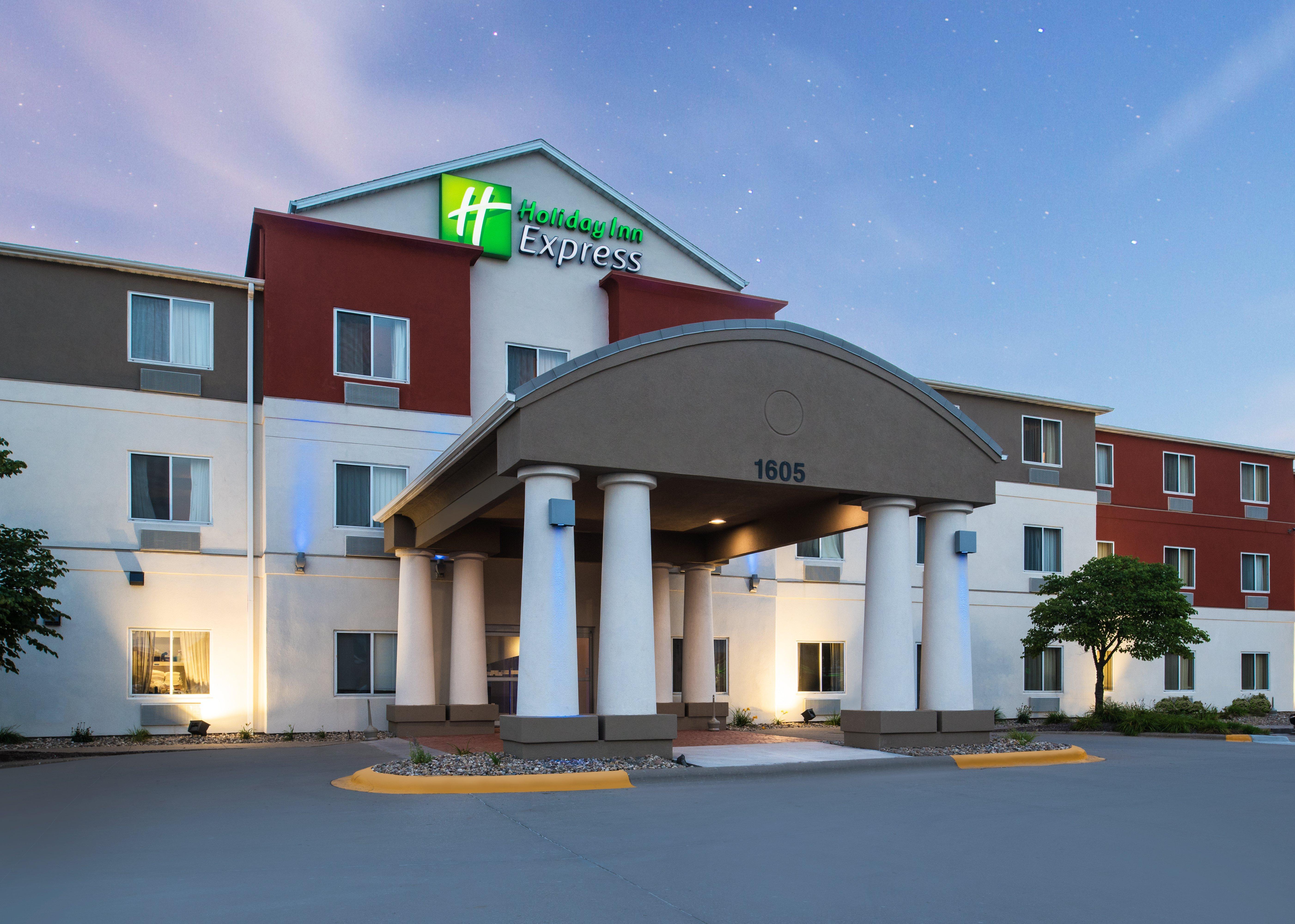 Holiday Inn Express Hotel & Suites Burlington By Ihg Luaran gambar