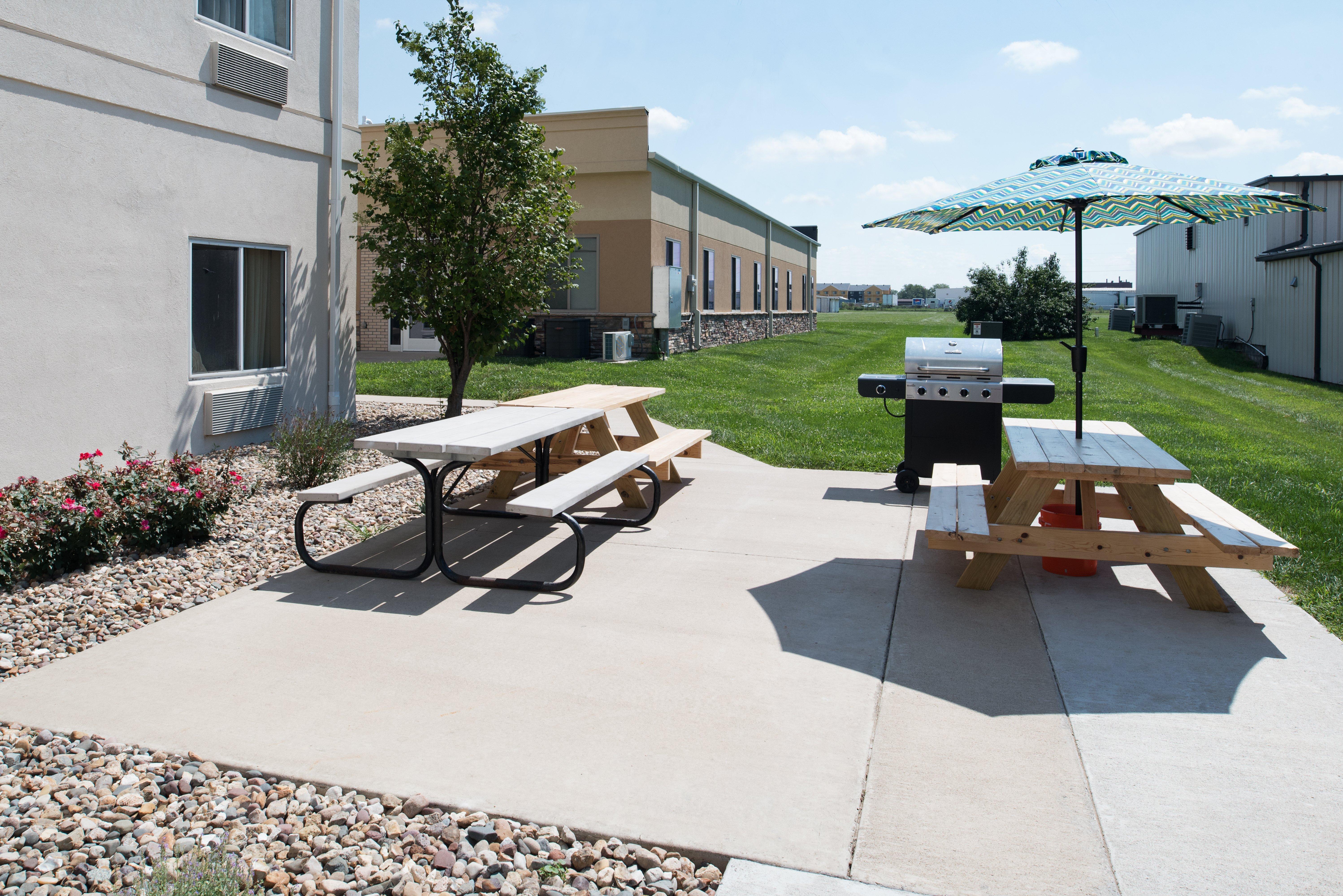 Holiday Inn Express Hotel & Suites Burlington By Ihg Luaran gambar